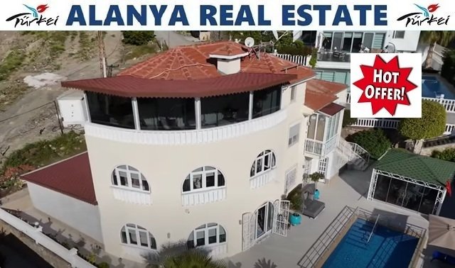 Voll möblierte Luxus Triplex Villa mit privat Pool, Garage und schöner Einliegerwohnung   Voll möblierte Luxus Triplex Villa mit privat Pool, Garage und schöner Einliegerwohnung